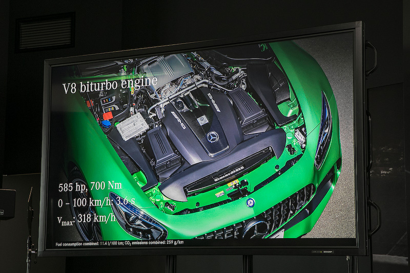 AMG GT Rは4.0リッターのV8直噴ツインターボエンジンを搭載。最高出力は430kW（585PS）、最大トルクは700Nm