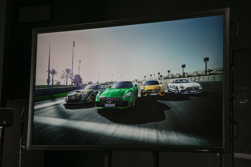 AMGはF1で2014年から3年連続コンストラクターズチャンピオンを獲得。そのF1のパワーユニットを搭載したハイパーカー「Project ONE」が、AMG50周年を記念してデトロイトモーターショーに出展された