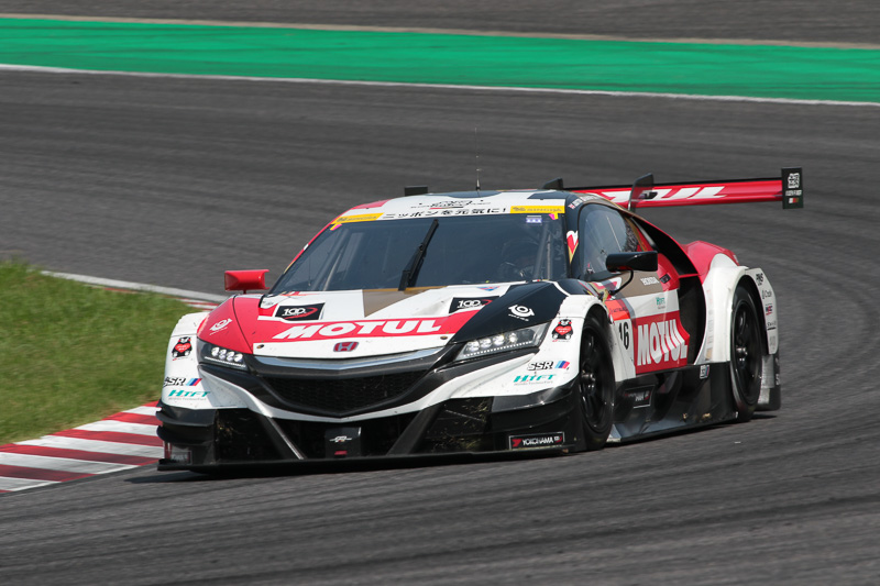 16号車 MOTUL MUGEN NSX-GT（武藤英紀/中嶋大祐/ジェンソン・バトン組、YH）