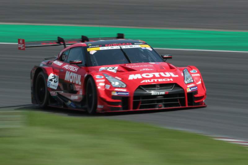 23号車 MOTUL AUTECH GT-R（松田次生/ロニー・クインタレッリ組、MI）