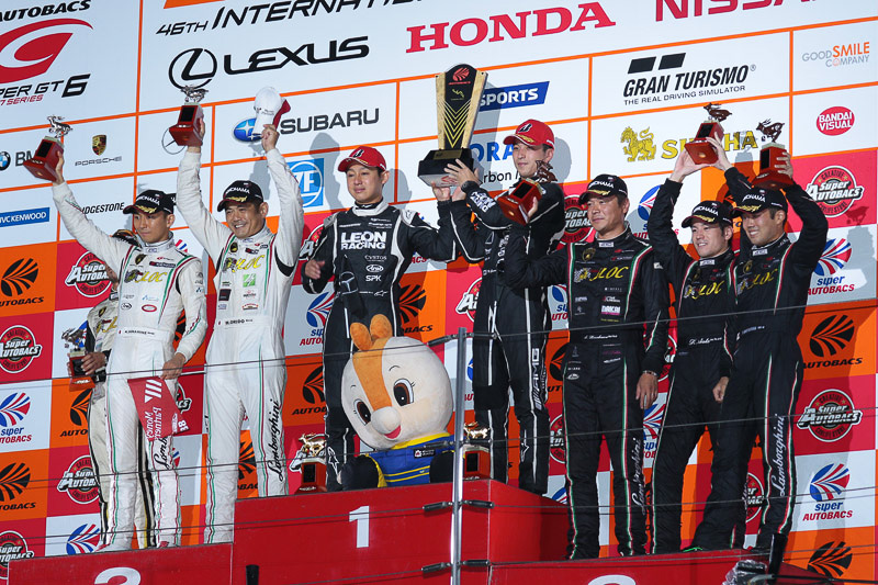 GT300クラス表彰台