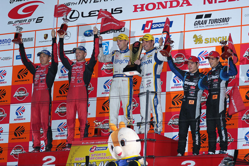 GT500クラス表彰台