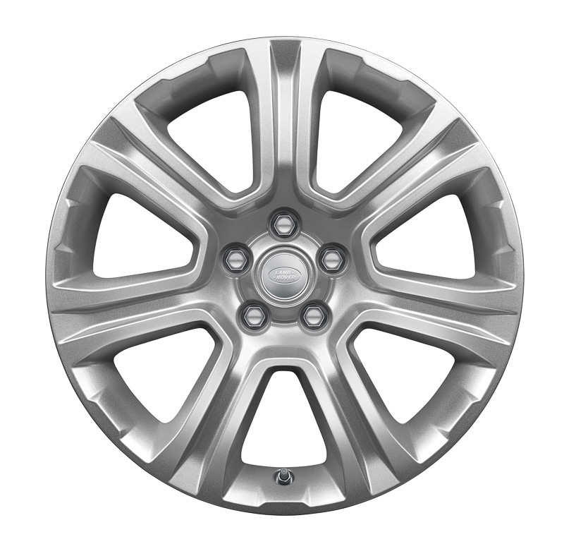 18インチの“スタイル706”アロイホイール（7スポーク、シルバーフィニッシュ）を装着