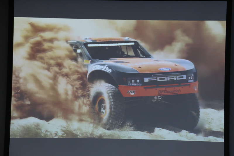BFGoodrichは「世界で最も過酷なオフロードレース」とも呼ばれる「MINT400」など数多くのレースに参加。レースマシンの足下を支え、耐久性を磨き上げている