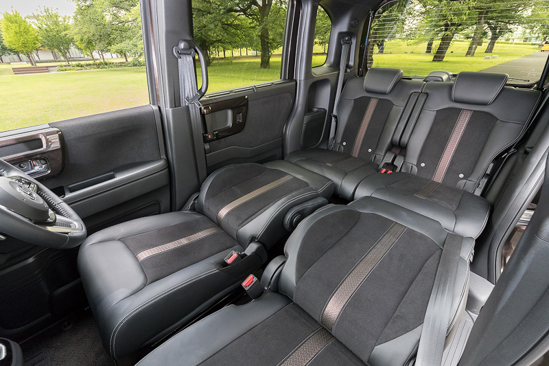 N-BOXと同じくフラット化も可能