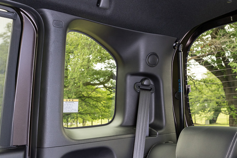 N-BOX カスタムのナビ装着用スペシャルパッケージは8スピーカー仕様となり、リアにもツイーターを装備する