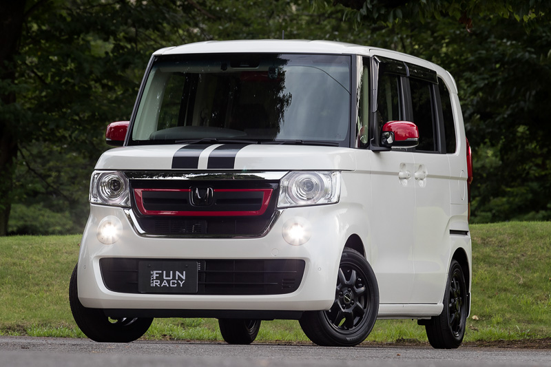 N-BOX 純正アクセサリー装着車「ファンレーシースタイル」