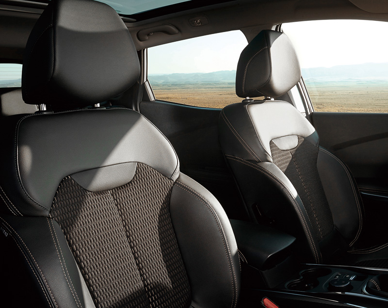 専用ファブリック×レザー調コンビシート