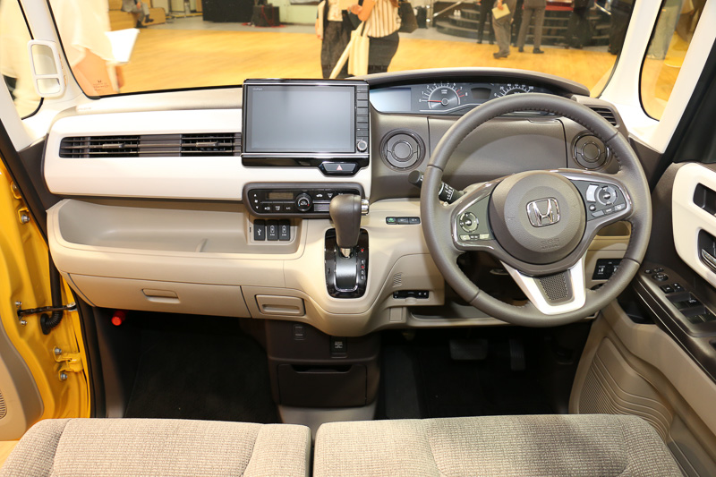 N-BOX G・Honda SENSINGのインパネ