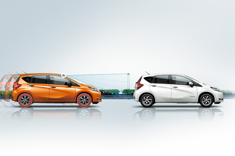 「インテリジェント エマージェンシーブレーキ」の性能が向上