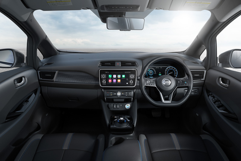 デザインテーマ「グライディング・ウイング」を採用する新型リーフのインテリアデザイン