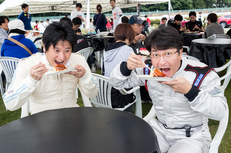 西村直人氏と編集・小林が食べてみた