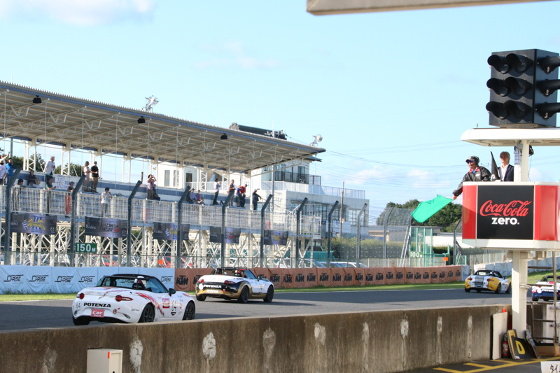 Car Watchロードスターも走行開始