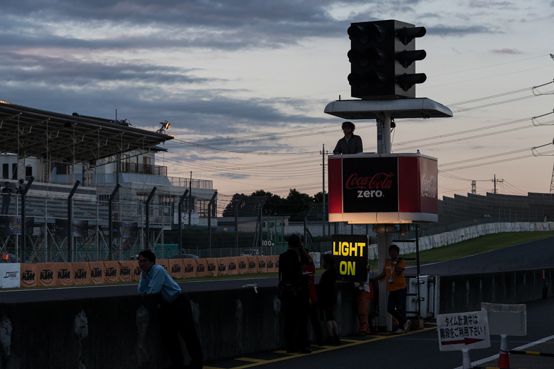 18時までにはライトONの指示