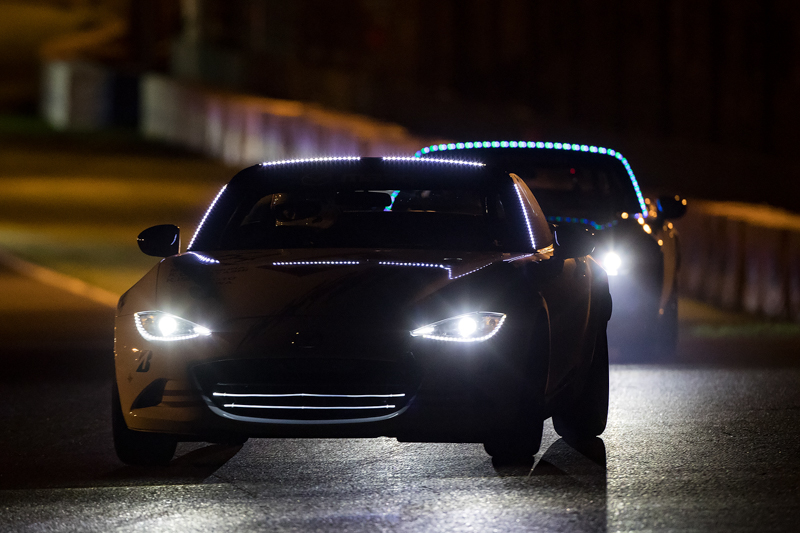 残りわずか。最後のスパートをするCar Watchロードスター