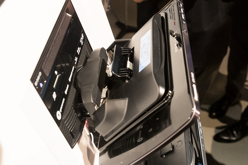 CN-F1XDのフローティング機構