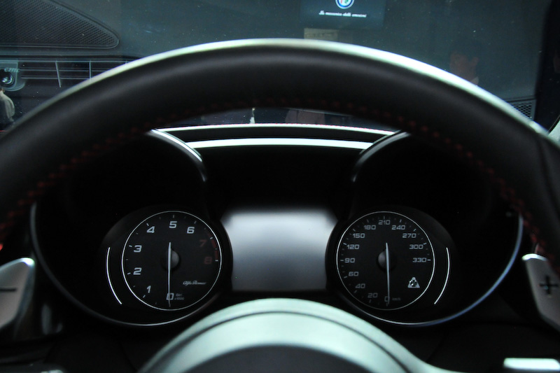 ジュリア クアドリフォリオのインテリア