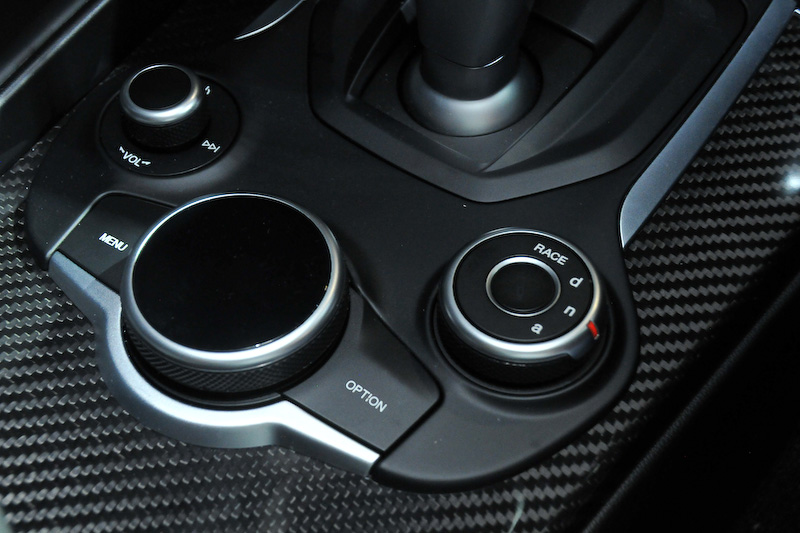 ジュリア クアドリフォリオのインテリア