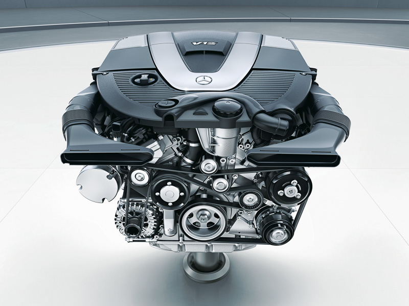 最高出力463kW/630PS、最大トルク1000Nmを発生するV型12気筒 6.0リッターエンジン