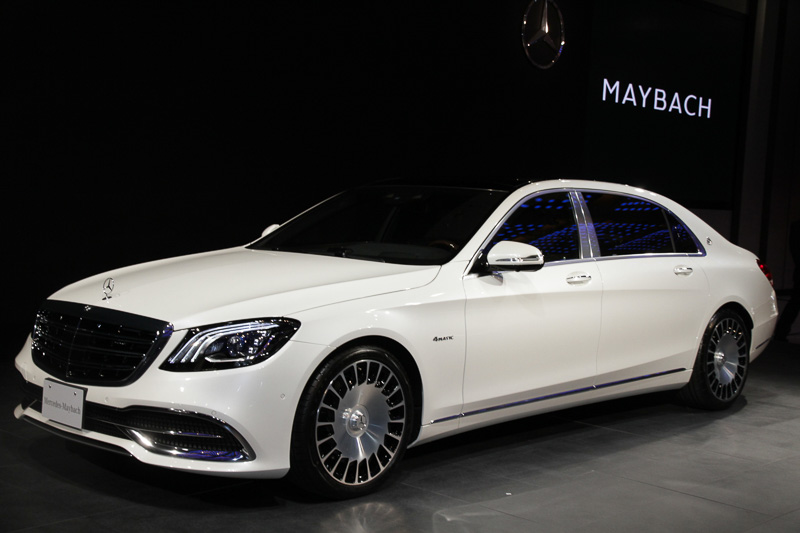 ボディサイズは5462×1899×1498mm（全長×全幅×全高）、ホイールベースは3365mm。メルセデス・マイバッハ S 560 4MATICの車両重量は2330kg（ファーストクラスパッケージ装着時は2360kg）