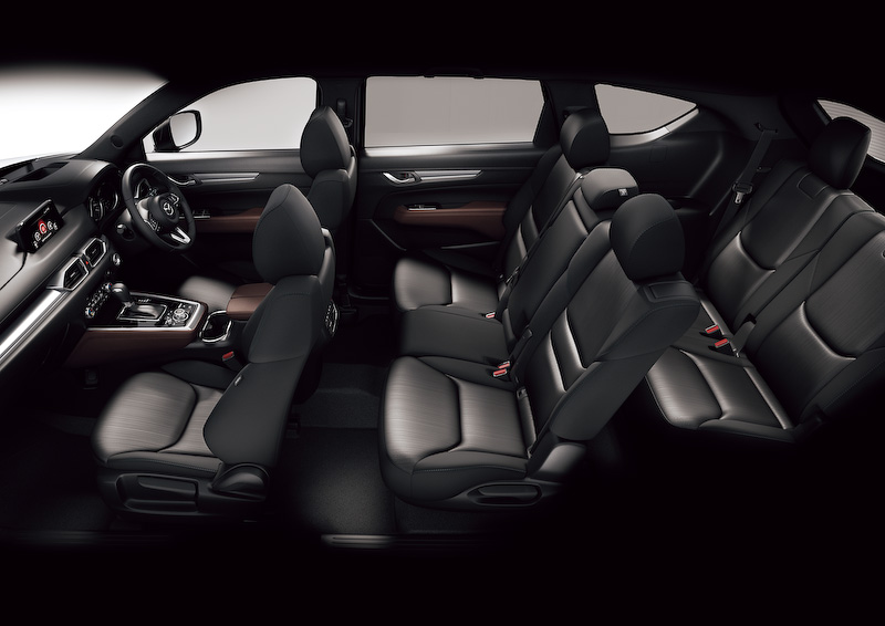 「XD PROACTIVE」の「ブラック＆ディープレッド」内装