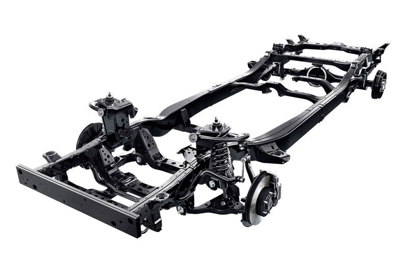 オフロード走行で凹凸を乗り越えるときの強い衝撃を受け止める高剛性フレーム構造。振動減衰を高めるサスペンションを採用して、オフロードだけでなくオンロードでも優れた走行安定性と乗り心地を確保する