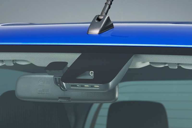 Zでは歩行者検知機能付衝突回避支援型プリクラッシュセーフティ」「レーンディパーチャーアラート」を搭載して、経済産業省や国土交通省などが普及啓発を推進する「セーフティ・サポートカー」に該当