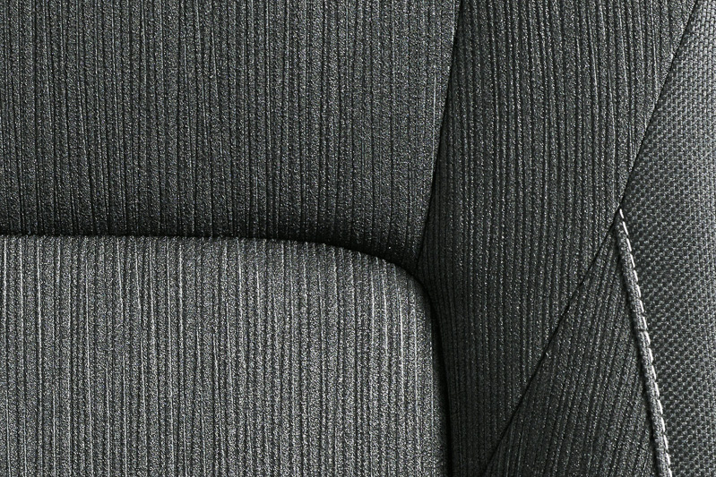 Zグレードのシート表皮は上級ファブリック