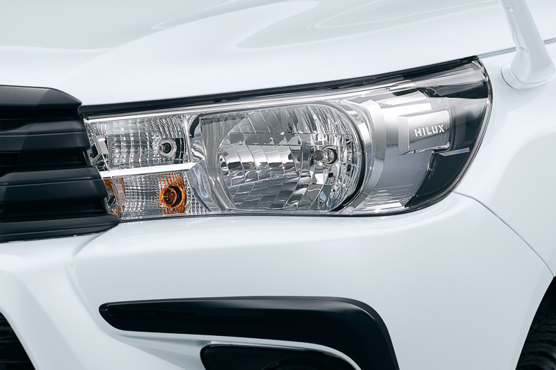 マニュアルレベリング機能付きのハロゲンヘッドライト