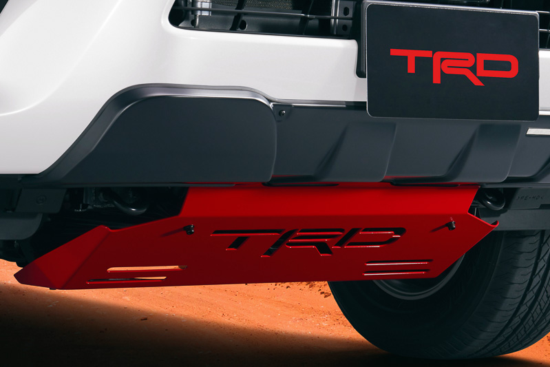 「フロントアンダーカバー」（税別4万円）