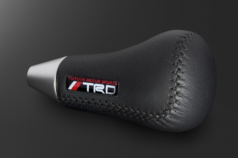 「本革シフトノブ」（税別9800円）