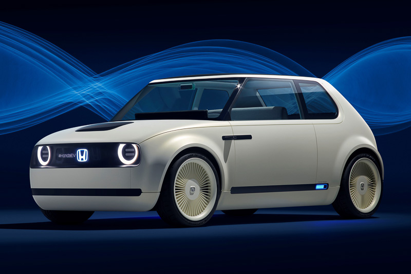 欧州で2019年発売予定の量産EV（電気自動車）の方向性を示したコンセプトカー「アーバンEVコンセプト」