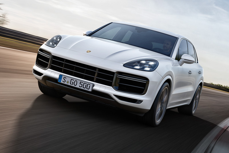 新型カイエン ターボの走行イメージ