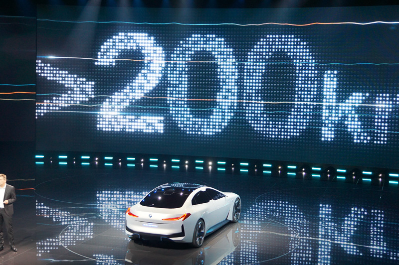 トップスピードは200km/h超