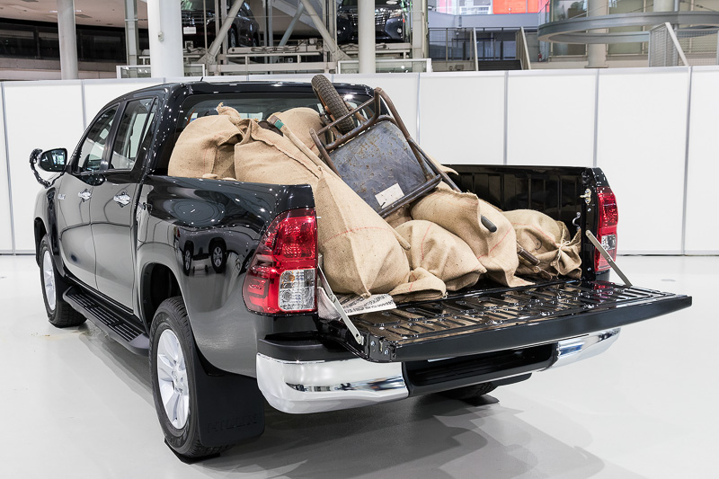 実際の使われ方をシミュレーションした展示車。ボディカラーはアティチュードブラックマイカ