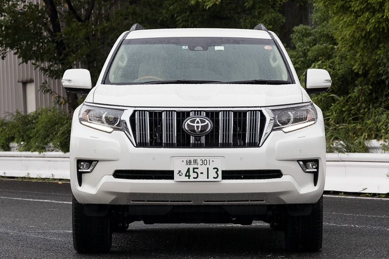 撮影車両はTZ-G。ボディカラーはホワイトパールクリスタルシャイン