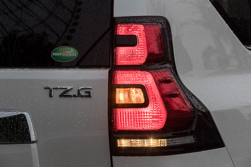 リアコンビランプ