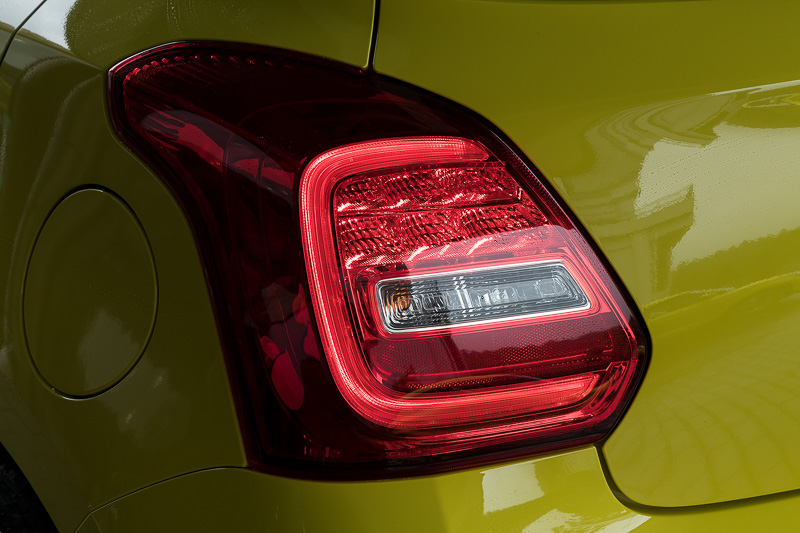 リアコンビランプの点灯パターン