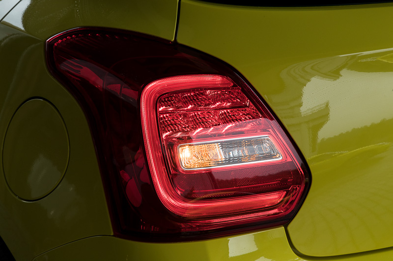 リアコンビランプの点灯パターン