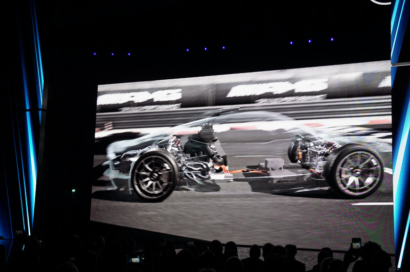 F1由来のパワーユニットが内蔵されている