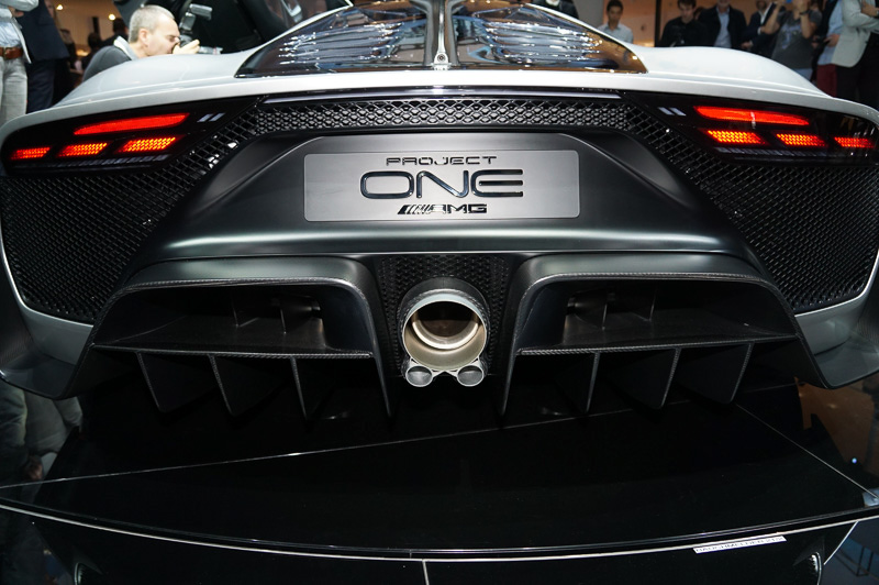 リアにはF1をイメージしたディフューザーも