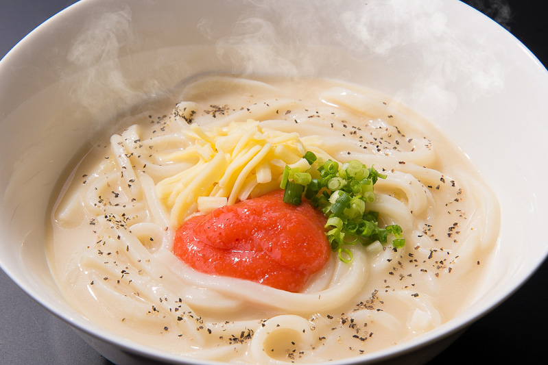 「とろ～りチーズの明太クリームうどん」（1250円）