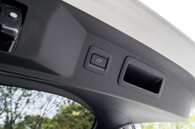 パワーリフトゲートはXD L Packageに標準、XD PROACTIVEにオプション設定となる