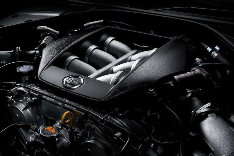 日産「GT-R」に搭載される「VR38DETT」で初採用された独自の溶射シリンダーボア粗面化技術「NMRP」を独ヘラーにライセンス供給