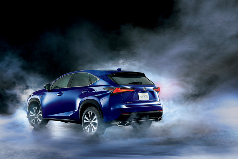 NX300 “F SPORT”（ヒートブルーコントラストレイヤリング）