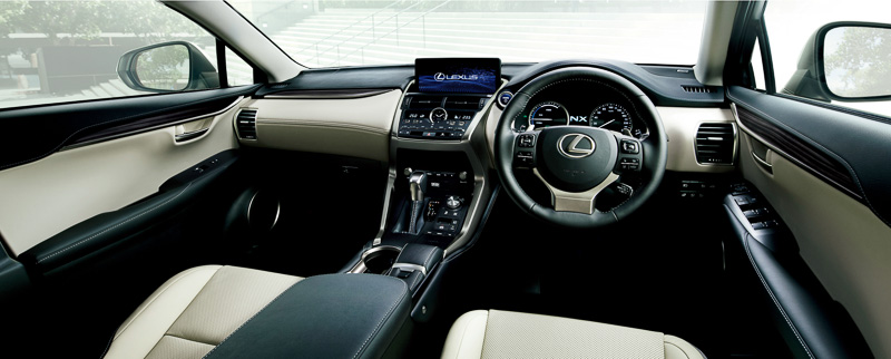 NX300h “version L”のインテリア（リッチクリーム）