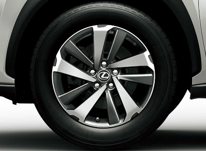 “version L”“I package”にオプション設定される18インチアルミホイール（ダークメタリック塗装＋切削光輝）