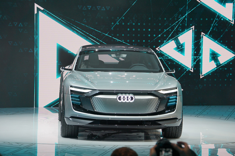 Elaineのフロント