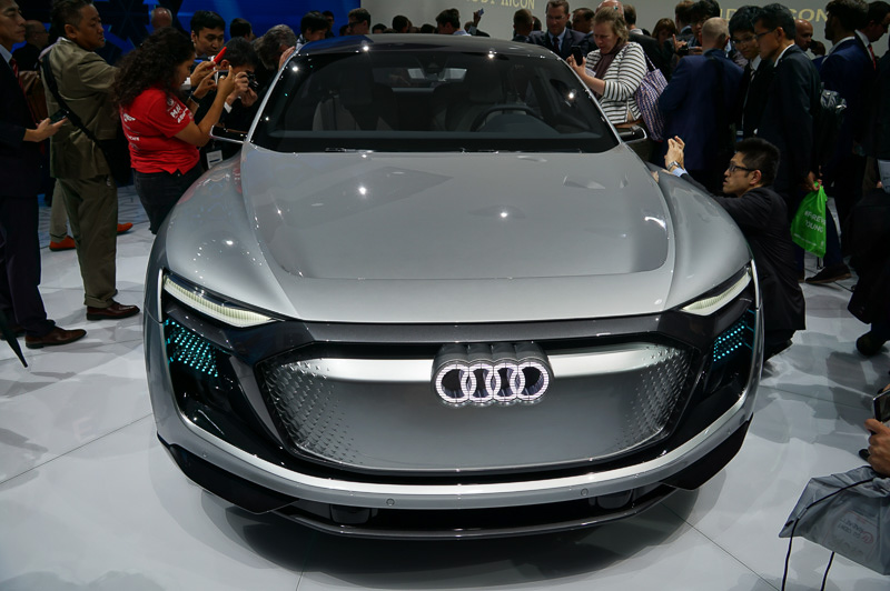 Elaineのフロント