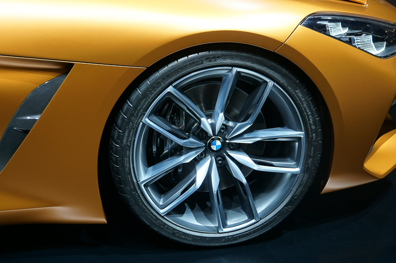 フロントタイヤ